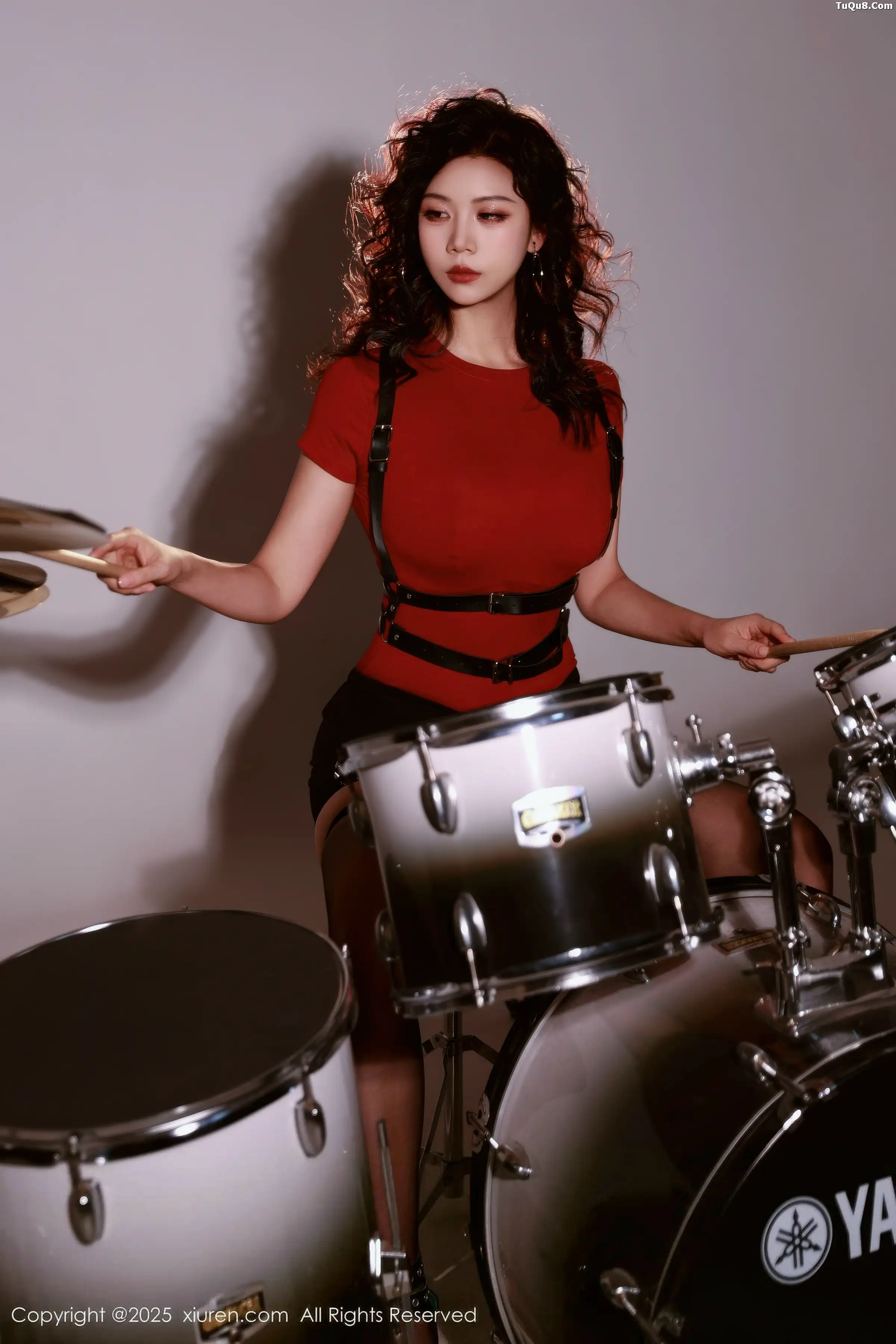 [XiuRen秀人网]第11066期玫瑰我爱你写真-秀人集