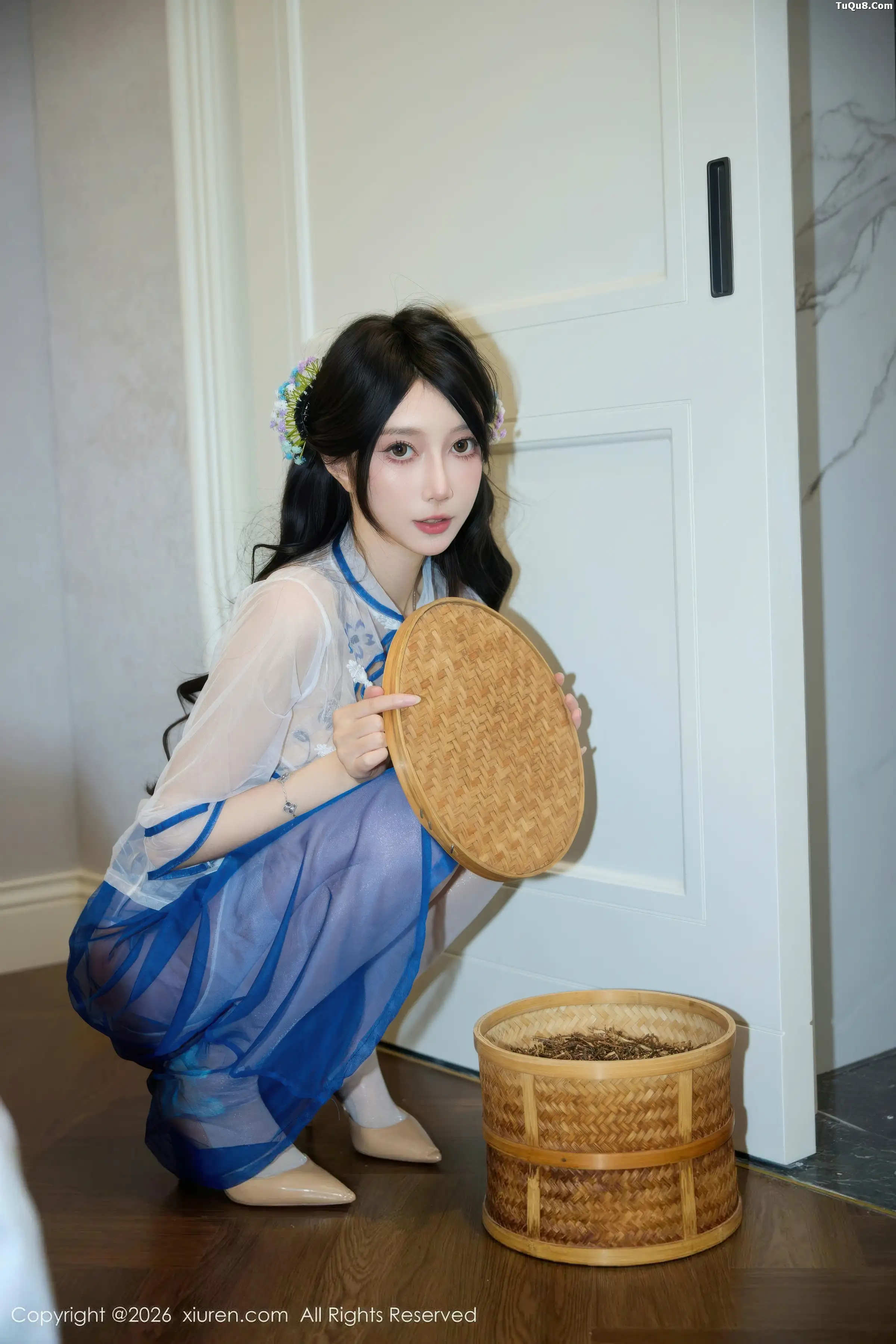 秀人集.com_[XiuRen秀人网]No.11194_模特玥儿玥er性感浅色连衣裙配白丝吊袜秀曼妙身材迷人诱惑写真66P